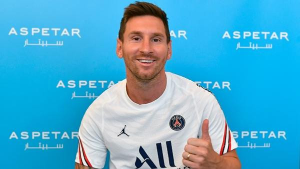PSG phải bán bao nhiêu áo mới đủ tiền trả lương Messi? Ảnh: Getty Images.
