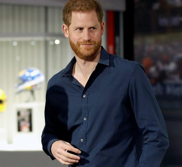 Sau nhiều chương trình, giờ thì Hoàng tử Harry còn sắp phát hành hồi ký. Ảnh: PETER NICHOLLS/ Getty Images. Sau nhiều chương trình, giờ thì Hoàng tử Harry còn sắp phát hành hồi ký. Ảnh: PETER NICHOLLS/ Getty Images.