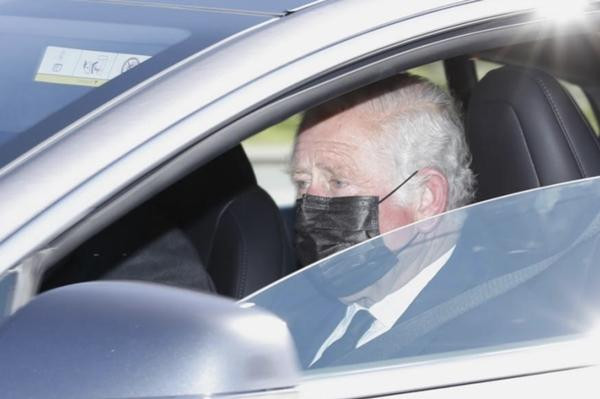 Thái tử Charles tới dự lễ tang cha. Ảnh: Beretta / Sims/ REX. Thái tử Charles tới dự lễ tang cha. Ảnh: Beretta / Sims/ REX.