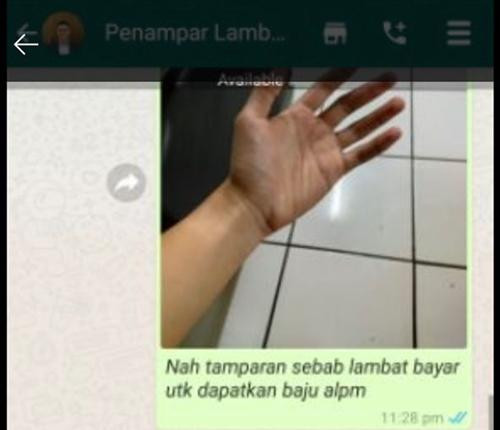 Một khách hàng đăng tải ảnh sản phẩm đã được giao và chấm 5 sao cho chủ Shop. Ảnh: Shopee.