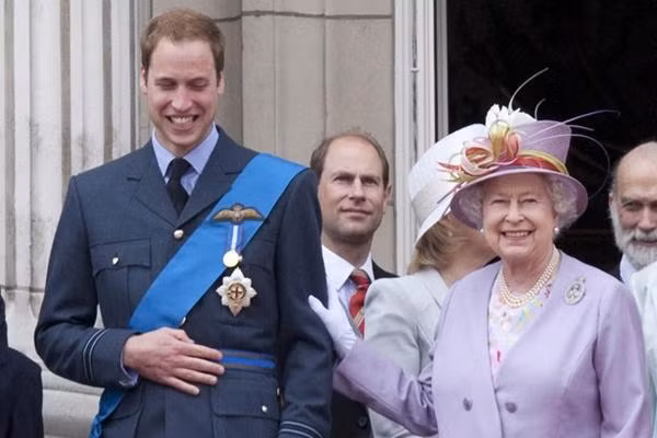 Nữ hoàng được cho là rất thân thiết với William, từ khi William còn nhỏ. Ảnh: Getty. Nữ hoàng được cho là rất thân thiết với William, từ khi William còn nhỏ. Ảnh: Getty.