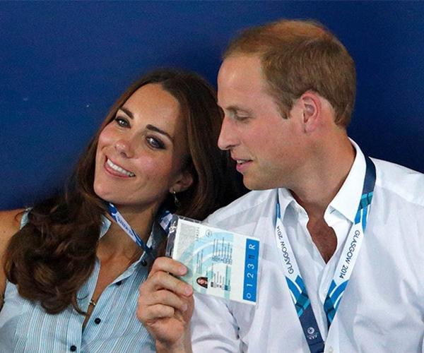 Kate và William đùa nhau trên khán đài khi đi xem thi đấu thể thao. Ảnh: Getty. Kate và William đùa nhau trên khán đài khi đi xem thi đấu thể thao. Ảnh: Getty.