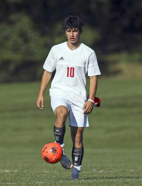 Kevin lập kỷ lục quốc gia nhưng lại bị chỉ trích vì không biết giữ thể diện cho đội bạn. Ảnh: Mike Krebs/ Traverse City Record-Eagle via AP.