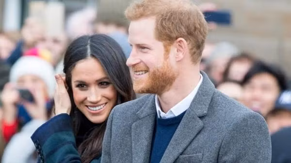 Hợp đồng của nhà Sussex bao gồm 4 cuốn sách, và hồi ký của Harry chỉ là một trong số đó? Ảnh: Mega.