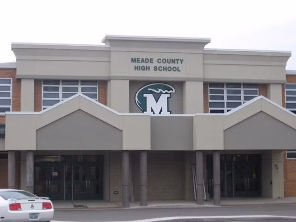 Trường trung học Hạt Meade. Ảnh: WHAS11. Trường trung học Hạt Meade. Ảnh: WHAS11.