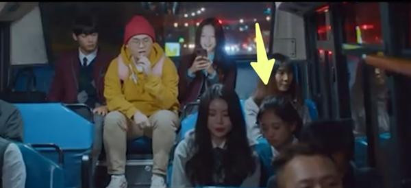 Noreen hay được đóng vai học sinh, sinh viên. Ảnh: YouTube. Noreen hay được đóng vai học sinh, sinh viên. Ảnh: YouTube.