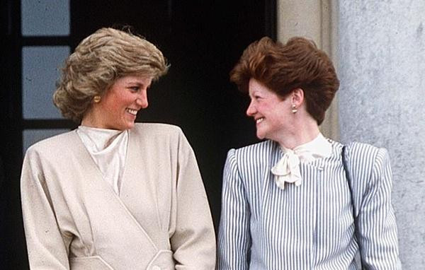 Công nương Diana và chị của bà (Sarah McCorquodale), người từng rất thân thiết với "nhà tiên tri" Sally Morgan. Ảnh: Tim Graham.