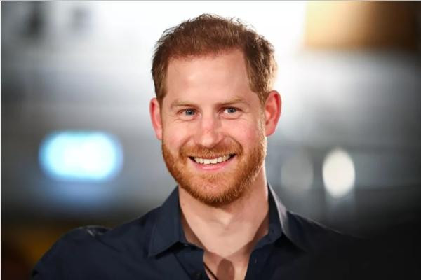 Harry sẽ quyên góp tiền nhận được từ việc bán sách cho công việc từ thiện. Ảnh: Hannah McKay/ WPA Pool/ Gettyimages. Harry sẽ quyên góp tiền nhận được từ việc bán sách cho công việc từ thiện. Ảnh: Hannah McKay/ WPA Pool/ Gettyimages.