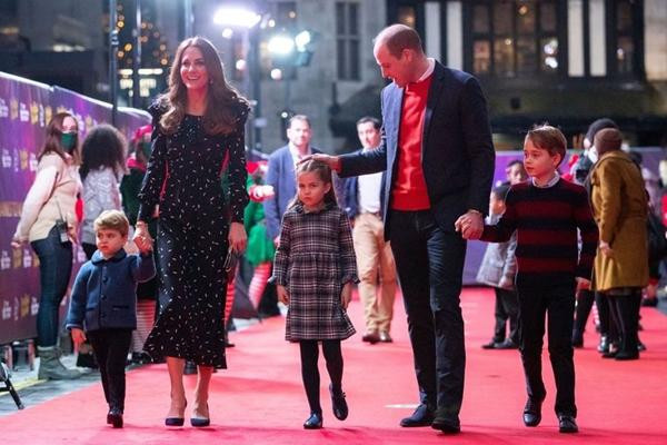Gia đình William - Kate có thể sẽ xuất hiện đông đủ trong chương trình Giáng Sinh. Ảnh: AARON CHOWN/ Getty Images.