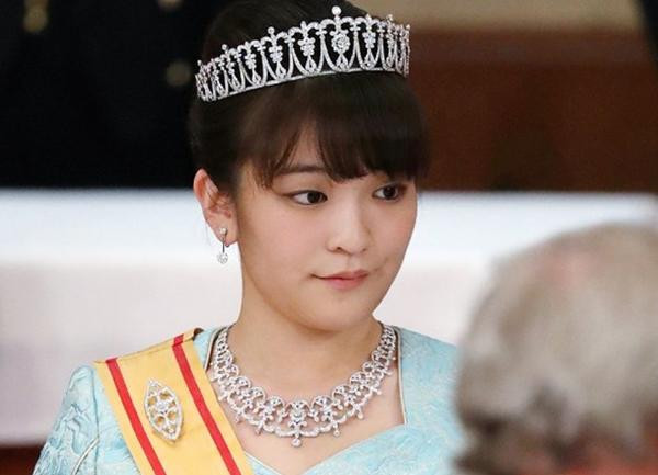 Công chúa Mako quyết định từ bỏ tước vị Hoàng thất để kết hôn với một "thường dân". Ảnh: New My Royals.