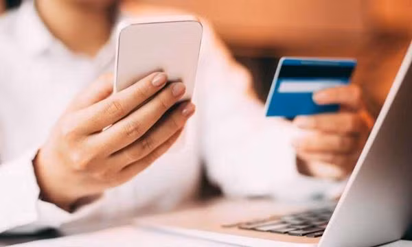 Một người Ấn Độ đã rất bất ngờ khi nhận được số tiền cực lớn trong tài khoản. Ảnh minh họa: iStock.
