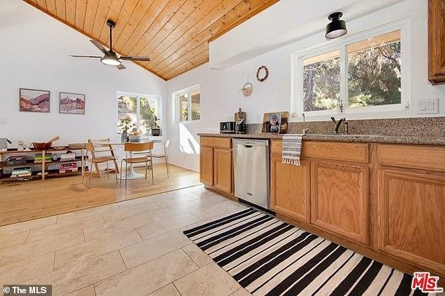 Bên trong căn nhà sang trọng của Cullors. Ảnh: MLS.