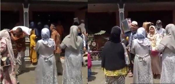 Hào hứng mang lễ vật đến để kết hôn. Ảnh: Borobudur News.