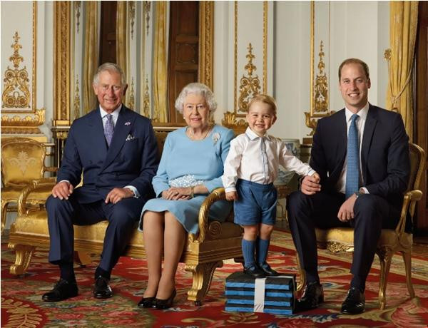 Nữ hoàng Anh và những người sẽ lần lượt kế vị bà. Ảnh: Ranald Mackechnie/ Royal Mail/ AFP/ Getty Images. Nữ hoàng Anh và những người sẽ lần lượt kế vị bà. Ảnh: Ranald Mackechnie/ Royal Mail/ AFP/ Getty Images.