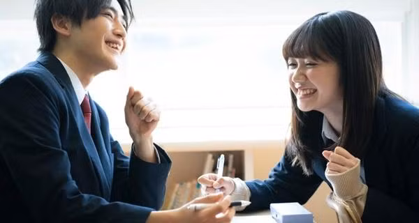 Lúc vui vẻ, thoải mái thì ai cũng có thể tỏ ra lịch sự, tử tế. Ảnh minh họa: Tsunagu Japan.
