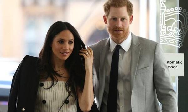 Hoàng tử Harry vừa bị bố vợ trách móc. Ảnh: AP. Hoàng tử Harry vừa bị bố vợ trách móc. Ảnh: AP.