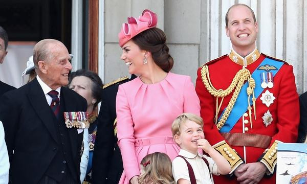 Hoàng thân Philip qua đời đúng 20 ngày trước lễ kỷ niệm 10 năm ngày cưới của William - Kate. Ảnh: Hello.