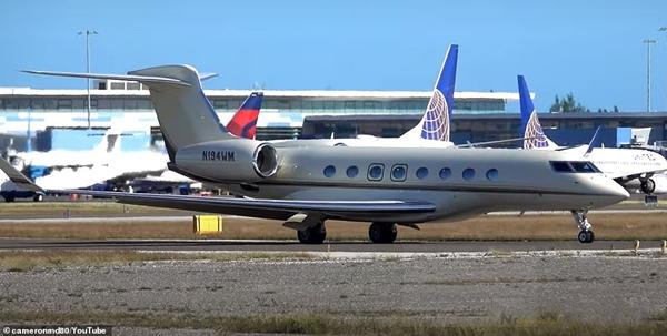Một chiếc máy bay riêng của Bill Gates. Ảnh: YouTube. Một chiếc máy bay riêng của Bill Gates. Ảnh: YouTube.