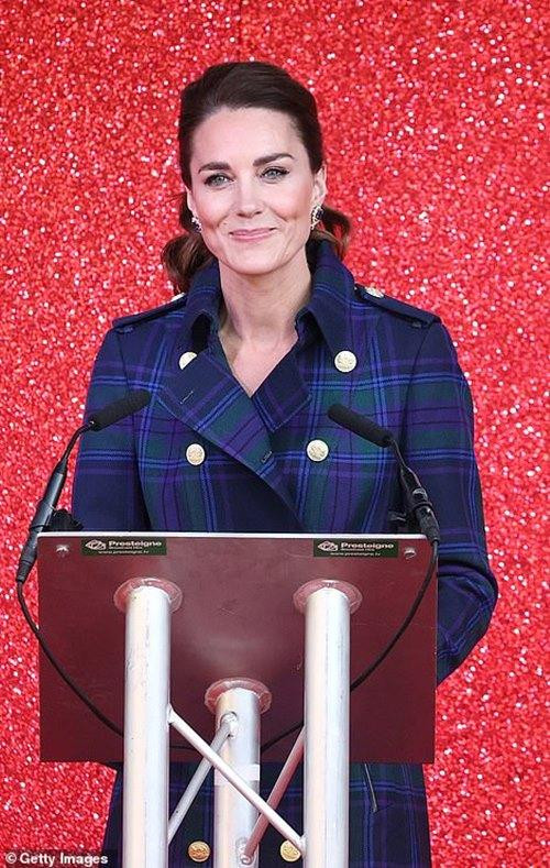 Kate phát biểu, trong đó có lời cảm ơn Nữ hoàng vì đã cho phép vợ chồng cô thực hiện hoạt động này. Ảnh: Getty Images.