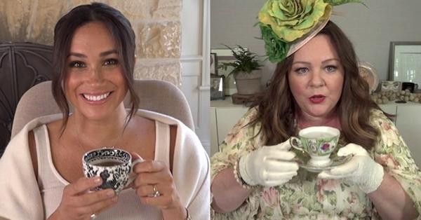 Meghan và Melissa đều uống tách trà kiểu Anh. Ảnh: PA.
