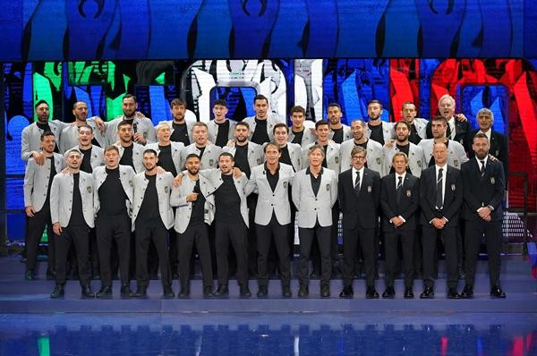 Đội tuyển vô địch EURO 2020 bỗng nhiên bị cổ động viên Anh chỉ trích là phân biệt chủng tộc chỉ vì cả đội... toàn là người gốc Ý. Ảnh: UEFA EURO 2020. Đội tuyển vô địch EURO 2020 bỗng nhiên bị cổ động viên Anh chỉ trích là phân biệt chủng tộc chỉ vì cả đội... toàn là người gốc Ý. Ảnh: UEFA EURO 2020.