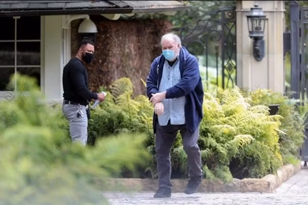 Ông Thomas Markle nghĩ rằng mình cũng xứng đáng có cơ hội được lên tiếng sau khi bị nói xấu trên truyền hình. Ảnh: BackGrid.