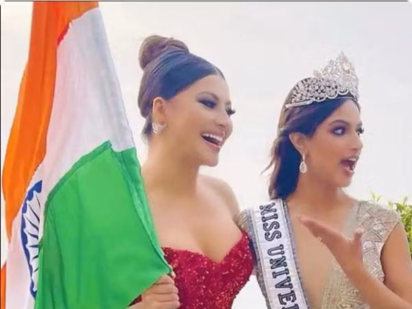 Urvashi Rautela và Hoa hậu Hoàn vũ 2021 Harnaaz Sandhu. Ảnh: Instagram.