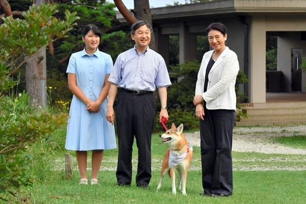 Công chúa Aiko và cha mẹ. Ảnh: The Asahi Shimbun via Getty Images. Công chúa Aiko và cha mẹ. Ảnh: The Asahi Shimbun via Getty Images.