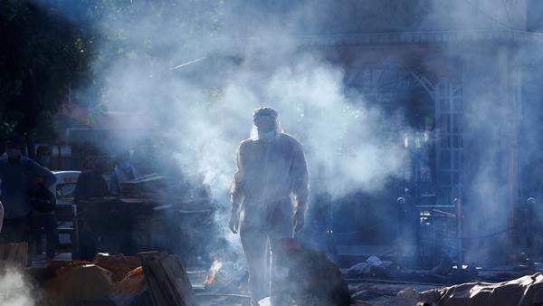 Ấn Độ đang chìm trong khói lửa. Ảnh: Sky News. Ấn Độ đang chìm trong khói lửa. Ảnh: Sky News.