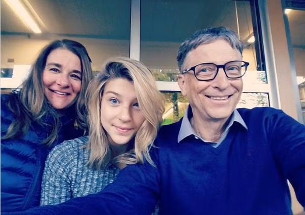 Bill, Melinda và con gái út Phoebe. Ảnh: Melinda French Gates.