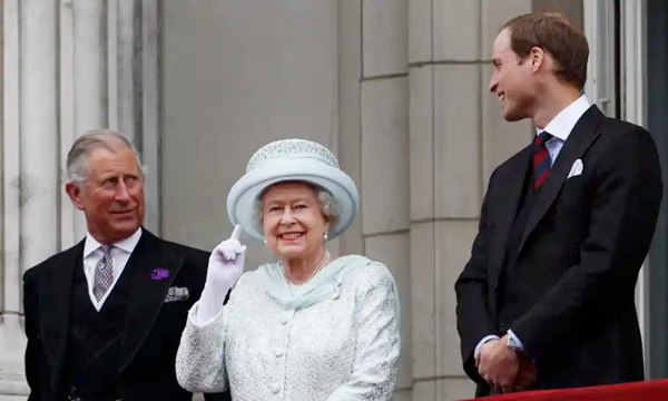 Nữ hoàng, Thái tử Charles và Hoàng tử William đã đưa ra tuyên bố chung. Ảnh: Stefan Wermuth/ AP.