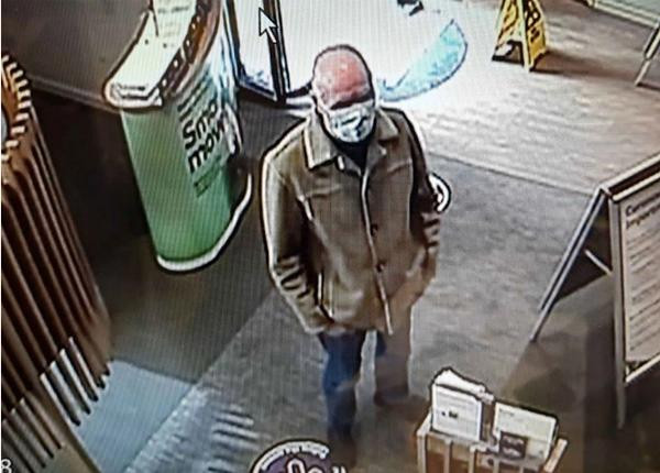 Hình ảnh Alan trên camera an ninh. Ảnh: Cảnh sát Sussex. Hình ảnh Alan trên camera an ninh. Ảnh: Cảnh sát Sussex.