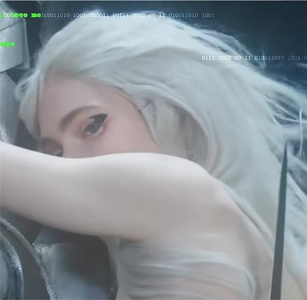 Bài hát mới của Grimes có nhiều lời trách móc tình cũ Elon Musk. Ảnh: Mail Online. Bài hát mới của Grimes có nhiều lời trách móc tình cũ Elon Musk. Ảnh: Mail Online.