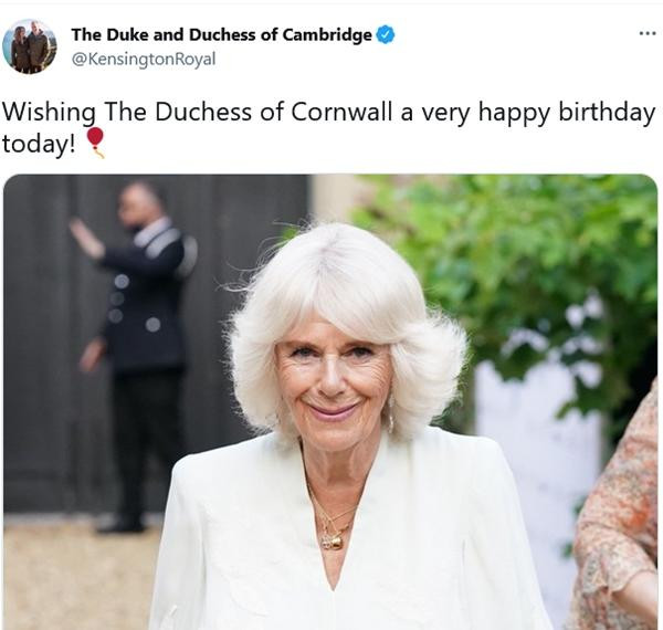 William - Kate chúc mừng sinh nhật bà Camilla trên Twitter. (Ảnh chụp màn hình). William - Kate chúc mừng sinh nhật bà Camilla trên Twitter. (Ảnh chụp màn hình).