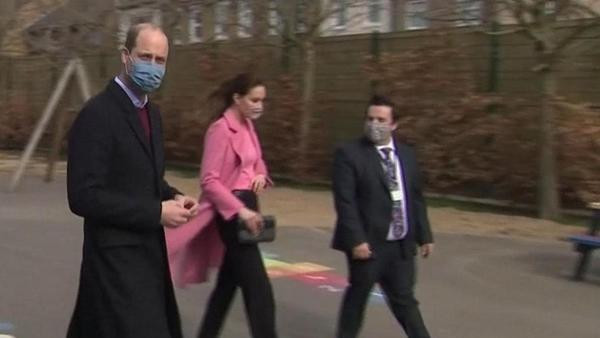 William cũng là thành viên duy nhất của Hoàng gia đáp trả phóng viên khi bị hỏi về lời cáo buộc phân biệt chủng tộc. Ảnh: CBC.