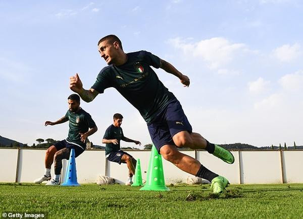 Các cầu thủ Ý luyện tập ở Trung tâm Coverciano (Ý). Ảnh: Getty Images.