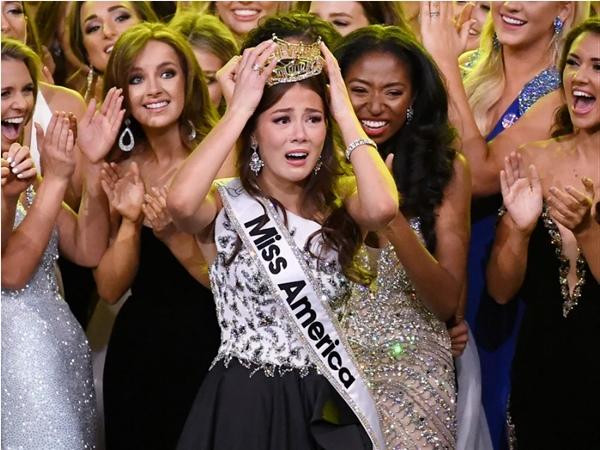 Hoa hậu bang Alaska trở thành Hoa hậu Mỹ. Ảnh: Miss America Organization.