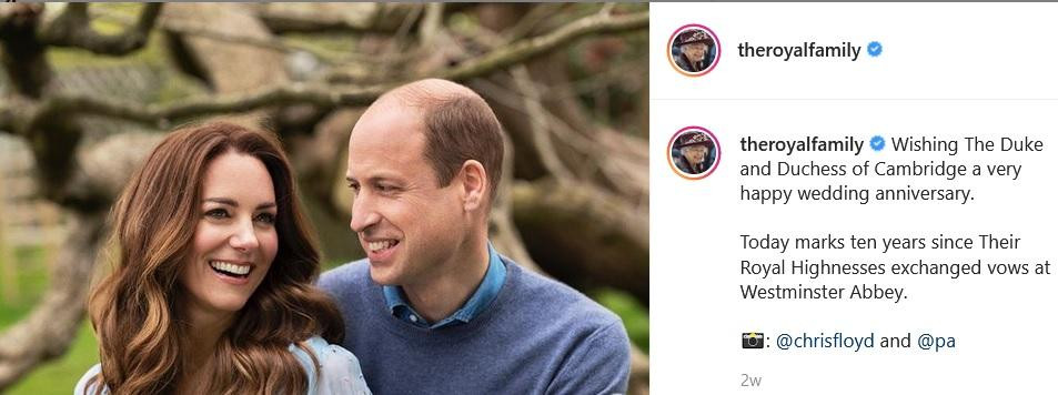 Tài khoản của Nữ hoàng đã đăng lời chúc mừng kỷ niệm ngày cưới William - Kate vào cuối tháng trước. (Ảnh chụp màn hình). Tài khoản của Nữ hoàng đã đăng lời chúc mừng kỷ niệm ngày cưới William - Kate vào cuối tháng trước. (Ảnh chụp màn hình).