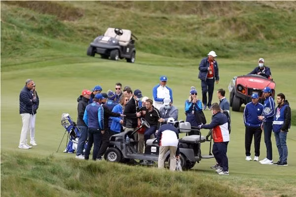 Một người bạn mới viết rằng: "Anh ấy ổn". Ảnh: ABC.