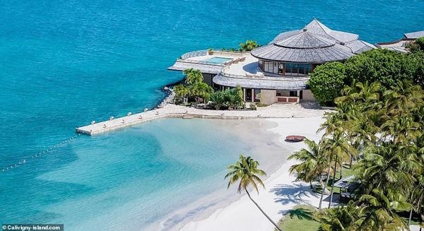 Melinda đã thuê cả một hòn đảo và bà cùng các con đã đến đó, Bill không được gọi đi cùng. Ảnh: Calivigny Island. Melinda đã thuê cả một hòn đảo và bà cùng các con đã đến đó, Bill không được gọi đi cùng. Ảnh: Calivigny Island.