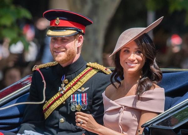 Ngày càng ít người tin rằng Meghan "ngây thơ" và "không biết gì về Hoàng gia Anh" trước khi yêu Harry. Ảnh: Samir Hussein/ Getty Images.