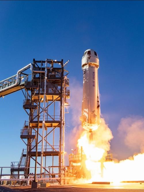 William công khai phê phán cuộc đua vào vũ trụ của các tỷ phú Mỹ (trong ảnh là tên lửa của công ty Blue Origin). Ảnh: The Mega Agency. William công khai phê phán cuộc đua vào vũ trụ của các tỷ phú Mỹ (trong ảnh là tên lửa của công ty Blue Origin). Ảnh: The Mega Agency.