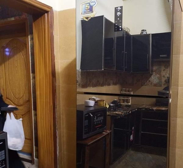 Có cái tủ lạnh nào không nhỉ? Ảnh: Facebook.