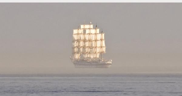 Ảo ảnh Fata Morgana có thể khiến nhiều người đi biển hoảng sợ. Ảnh: Farmers' Almanac. Ảo ảnh Fata Morgana có thể khiến nhiều người đi biển hoảng sợ. Ảnh: Farmers' Almanac.