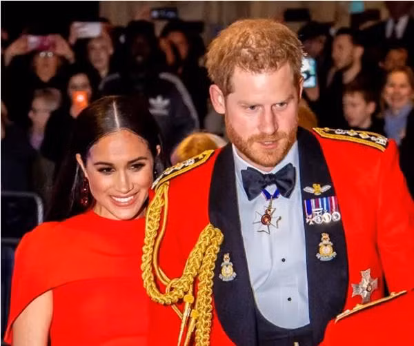 Nhiều người thắc mắc khi mãi mà tên con gái của Harry - Meghan không được thêm vào danh sách kế vị của Hoàng gia Anh. Ảnh: Shutterstock. Nhiều người thắc mắc khi mãi mà tên con gái của Harry - Meghan không được thêm vào danh sách kế vị của Hoàng gia Anh. Ảnh: Shutterstock.