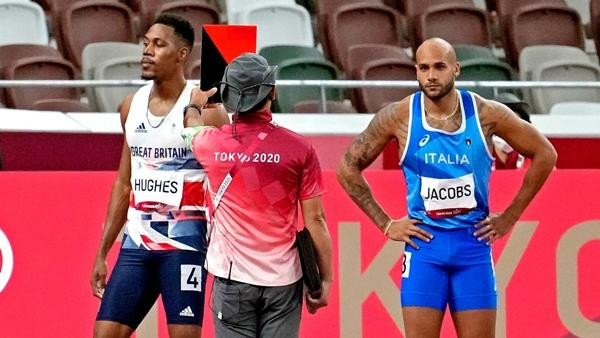 VĐV Anh (trái) bị loại, trước khi VĐV Ý (phải) giành HCV ở nội dung chạy 100m nam. Ảnh: USA Today Sports. VĐV Anh (trái) bị loại, trước khi VĐV Ý (phải) giành HCV ở nội dung chạy 100m nam. Ảnh: USA Today Sports.