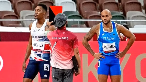 VĐV Anh (trái) bị loại, trước khi VĐV Ý (phải) giành HCV ở nội dung chạy 100m nam. Ảnh: USA Today Sports. VĐV Anh (trái) bị loại, trước khi VĐV Ý (phải) giành HCV ở nội dung chạy 100m nam. Ảnh: USA Today Sports.