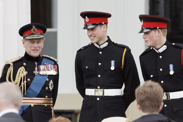 Nhiều người yêu quý Hoàng gia Anh đều mong anh em William - Harry có thể hàn gắn tình cảm. Ảnh: Tim Graham/ Getty Images. Nhiều người yêu quý Hoàng gia Anh đều mong anh em William - Harry có thể hàn gắn tình cảm. Ảnh: Tim Graham/ Getty Images.