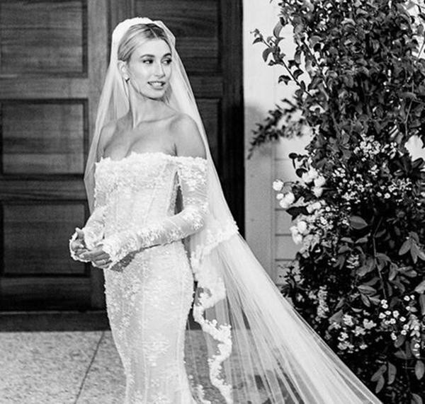Váy cưới của Hailey Bieber. Ảnh: Instagram. Váy cưới của Hailey Bieber. Ảnh: Instagram.