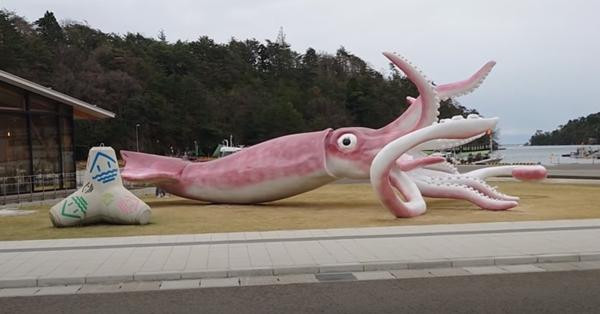 Tượng con mực khổng lồ ở Noto. Ảnh: MS. Tượng con mực khổng lồ ở Noto. Ảnh: MS.
